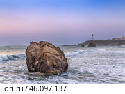 Rocks in Biarritz, France (2018 год). Стоковое фото, фотограф Boris Breytman / Фотобанк Лори