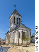 Church of Saint Pierre Es Liens, Bourdeilles, France (2018 год). Стоковое фото, фотограф Boris Breytman / Фотобанк Лори