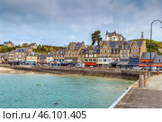 View of waterfront in Cancale, France (2016 год). Стоковое фото, фотограф Boris Breytman / Фотобанк Лори
