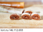 Homemade fruit rolls, candy pastilles for a healthy breakfast concept. Стоковое фото, фотограф Кутина Татьяна / Фотобанк Лори