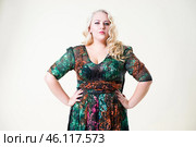 Plus size fashion model, fat woman on beige background, overweight female body. Стоковое фото, фотограф Станислав Тарко / Фотобанк Лори