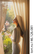 Woman opening curtains and looking at garden. Стоковое AI-видео, аниматор Юрий Поздников / Фотобанк Лори