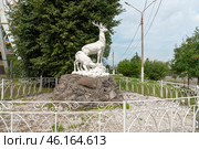 Олени. Скульптура в  Городскомо саду. Тверь (2022 год). Редакционное фото, фотограф Александр Щепин / Фотобанк Лори