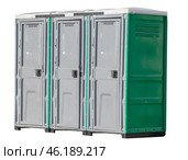 Биотуалеты на белом фоне. Bio-toilets on a white background. Стоковое фото, фотограф Татьяна Д / Фотобанк Лори