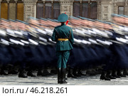 Военнослужащие Вооруженных сил РФ, марширующие в парадном строю. Стоковое фото, фотограф Валерий Шарифулин / ТАСС / Фотобанк Лори