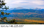 the endless Ural Taiga among the mountains and ridges on a summer day. Стоковое фото, фотограф Акиньшин Владимир / Фотобанк Лори