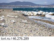 Замерзший пляж в Геленджике, зима 2025. Стоковое фото, фотограф Алексей Шматков / Фотобанк Лори