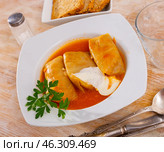 Golubtsy (cabbage rolls) served on table. Стоковое фото, фотограф Яков Филимонов / Фотобанк Лори