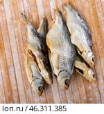 Air-dried salted gutted fish roach. Стоковое фото, фотограф Яков Филимонов / Фотобанк Лори