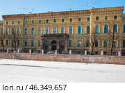 Река Мойка в Санкт-Петербурге. Здание ГУАП. Бывшее здание лейб-гвардии Конного полка Российской империи (2012 год). Стоковое фото, фотограф Александр Алексеев / Фотобанк Лори