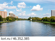 Канал имени Москвы в районе города Химки Московской области (2023 год). Стоковое фото, фотограф Лариса Гордеева / Фотобанк Лори