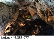 Пещера Магура (Magura Cave) на северо-западе Болгарии, недалеко от Белоградчика ( Belogradchik), провинция Видин (Vidin) (2019 год). Стоковое фото, фотограф Дымов Игорь / Фотобанк Лори