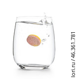 Glass of water with soluble tablet isolated on white background. Стоковое фото, фотограф Pixel_shot / Фотобанк Лори