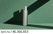White cosmetic plastic bottle with pump packaging for cream, lotion, medicine, shampoo or liquid soap isolated on pastel pale green background. Blank skincare beauty product tube template. Empty jar. Стоковое AI-видео, аниматор Марина Демидюк / Фотобанк Лори