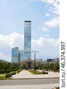 ASTANA, KAZAKHSTAN - JULY 20, 2023: A small square overlooking the building of the Ministry of Defense. Редакционное фото, фотограф Виктория Тельминова / Фотобанк Лори