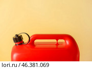 Plastic jerrycan on color background. Стоковое фото, фотограф Pixel_shot / Фотобанк Лори