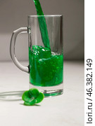 The symbol of St. Patrick's Day is a green beer ale. Стоковое фото, фотограф Ольга Коваленко / Фотобанк Лори