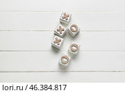 Tic-tac-toe game on white wooden background. Стоковое фото, фотограф Pixel_shot / Фотобанк Лори