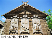 Старинный добротный деревянный дом XIX века,в Юго-Западной части старой Астрахани, на бывшей 5-й Бакалдинской , и его уже нет - снесен под многоэтажную застройку. Стоковое фото, фотограф Павел Просянов / Фотобанк Лори