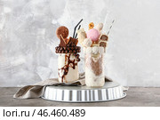 Вкусные уродские коктейли на гранж-фоне. Стоковое фото, фотограф Pixel_shot / Фотобанк Лори