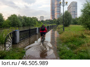 Russia, Moscow-July 27, 2020: due to heavy rains, the Yauza river overflowed its banks. Редакционное фото, фотограф Татьяна Васильева / Фотобанк Лори