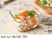 Чаша вкусного заливного на гранж-фоне. Стоковое фото, фотограф Pixel_shot / Фотобанк Лори