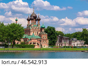 Chesme church reflecting on the smooth waters of a pond in saint petersburg (2016 год). Стоковое фото, фотограф Юрий Поздников / Фотобанк Лори