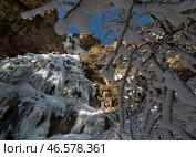Обледеневший водопад. Стоковое фото, фотограф Сергей Мальгавко / ТАСС / Фотобанк Лори