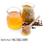 Различные продукты пчеловодства на белом фоне. Стоковое фото, фотограф Pixel_shot / Фотобанк Лори