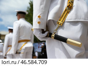 Офицерский кортик на поясе военнослужащего в парадной форме. Стоковое фото, фотограф Сергей Мальгавко / ТАСС / Фотобанк Лори
