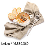 Кастрюля с вкусным ячменным супом на белом фоне. Стоковое фото, фотограф Pixel_shot / Фотобанк Лори