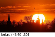 Церквь на закате. Стоковое фото, фотограф Владимир Смирнов / ТАСС / Фотобанк Лори