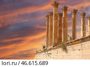 Temple of Zeus, Jordanian city of Jerash (Gerasa of Antiquity), capital and largest city of Jerash Governorate, Jordan. Against the background of a beautiful sky with clouds (2016 год). Стоковое фото, фотограф Владимир Журавлев / Фотобанк Лори