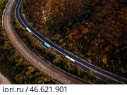 Китай. Пекин. Автомобильная и железнодорожная дороги (2020 год). Стоковое фото, фотограф Артем Иванов / ТАСС / Фотобанк Лори