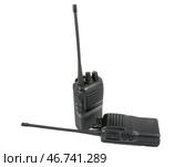 Ручная радиостанция на белом фоне. UHF handsets on a white background. Стоковое фото, фотограф Татьяна Д / Фотобанк Лори