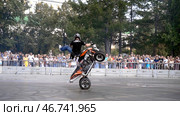Ekaterinburg, Russia - August, 2019: Performance on a Quad bike in the city. Редакционное фото, фотограф David Kashakhi / Фотобанк Лори