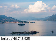 Вид на острова Борромео (Borromean ) на озере Маджоре (Maggiore), Пьемонт, Италия, Европа (2018 год). Стоковое фото, фотограф Дымов Игорь / Фотобанк Лори