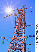 Металлическая опора высоковольтной линии электропередачи. Electric tower high voltage post. Стоковое фото, фотограф Татьяна Д / Фотобанк Лори