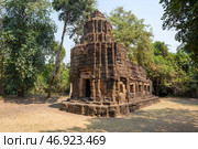 Древний кхмерский храм Прасат Та Муен Тох (Prasat Ta Muen Toch), Таиланд. Редакционное фото, фотограф Ирина Яровая / Фотобанк Лори