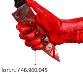 Рука с окровавленным ножом на белом фоне. Стоковое фото, фотограф Pixel_shot / Фотобанк Лори