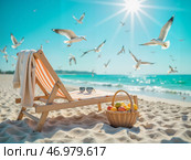 Пляжный шезлонг с фруктами и солнечными очками на фоне моря и чаек. Стоковое AI-изображение, AI-художник Валерий Лукин / Фотобанк Лори