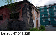 The old fund, fallen plaster from the old house. Редакционное фото, фотограф David Kashakhi / Фотобанк Лори