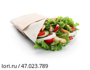Вкусный донер кебаб на белом фоне. Стоковое фото, фотограф Pixel_shot / Фотобанк Лори