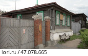 Дом в городе Суздаль, где снимался фильм Женитьба Бальзаминова. House in the city Suzdal, where the film The Marriage of Balzaminov was filmed. Стоковое видео, видеограф Горшков Александр / Фотобанк Лори