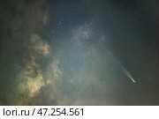 Комета Цзыцзиньшань-ATLAS на фоне Млечного пути. Стоковое фото, фотограф Вадим Ашмаров / Фотобанк Лори