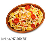 Тарелка вкусной пасты с креветками и овощами на белом фоне. Стоковое фото, фотограф Pixel_shot / Фотобанк Лори