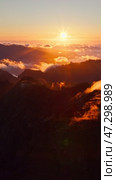 Aerial view at Pico Ruivo, Madeira, Portugal. Стоковое видео, видеограф Дмитрий Рухленко / Фотобанк Лори