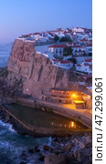 Scenic view of the seaside village of Azenhas do Mar, Portugal. Стоковое видео, видеограф Дмитрий Рухленко / Фотобанк Лори