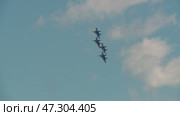 Russian air force aerobatic team Russian Knights SU-27. Стоковое видео, видеограф Алексей Сергеев / Фотобанк Лори