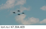 Russian air force aerobatic team Russian Knights SU-27. Стоковое видео, видеограф Алексей Сергеев / Фотобанк Лори